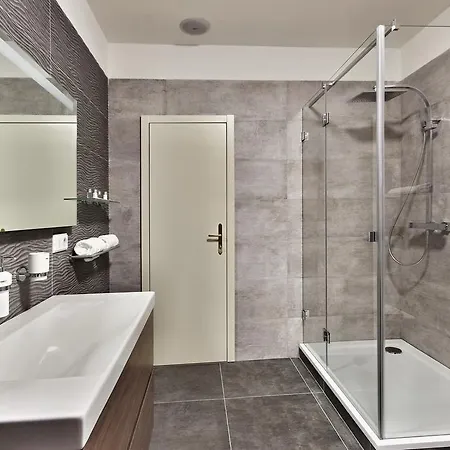 Wellness Republika 24 بلزن
